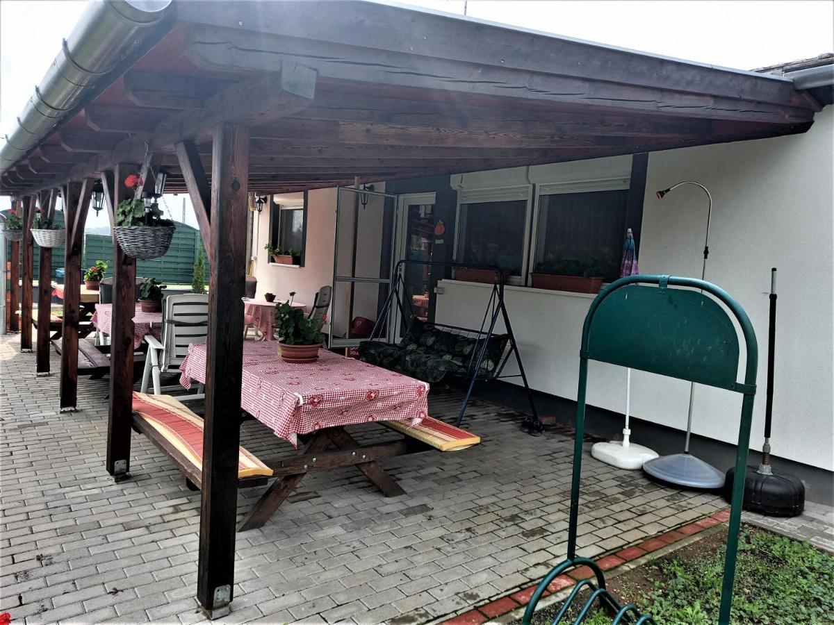 Hotel Jucus Vendégház à Zalahaláp Extérieur photo