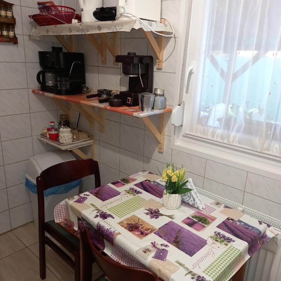 Hotel Jucus Vendégház à Zalahaláp Extérieur photo