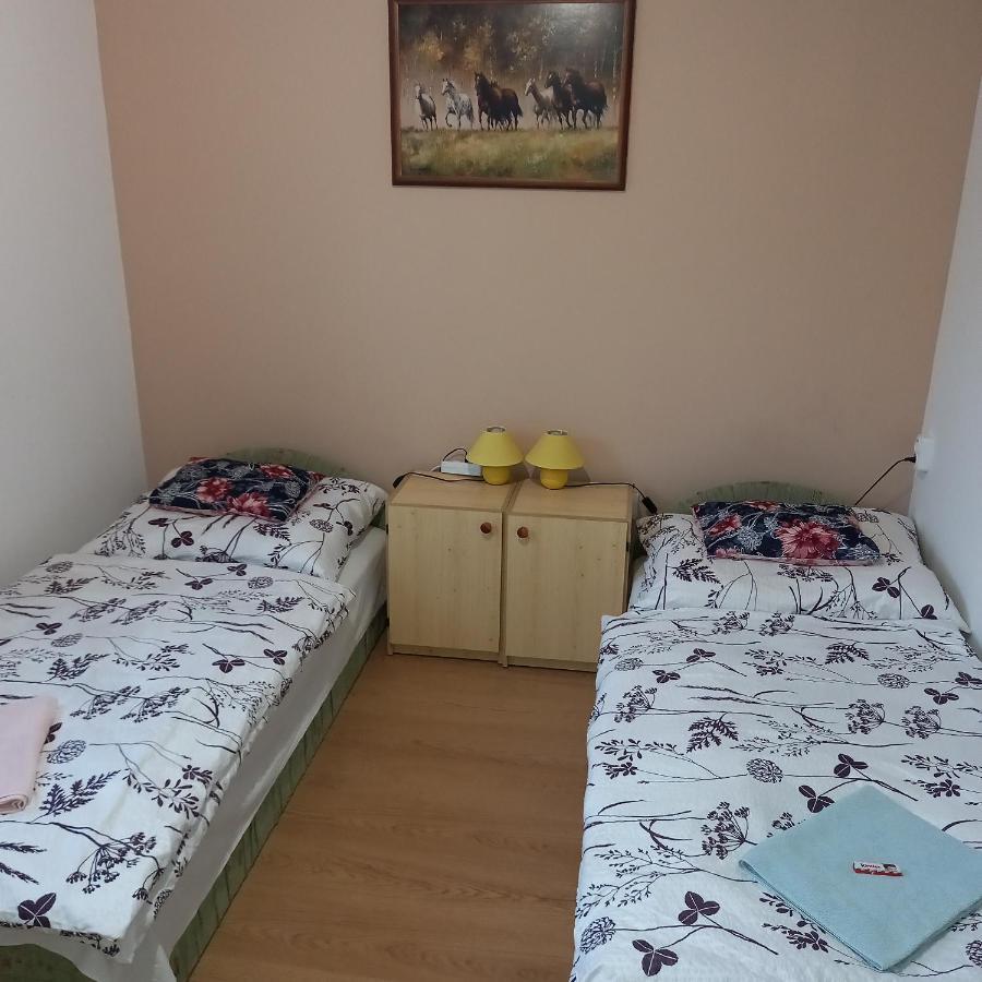 Hotel Jucus Vendégház à Zalahaláp Extérieur photo